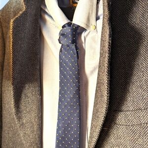 💙 Joseph Abboud Mens Tie Blue with gold hexagons 100% Silk Vintage